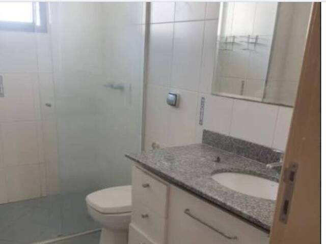 #50 - Apartamento para Venda em Londrina - PR