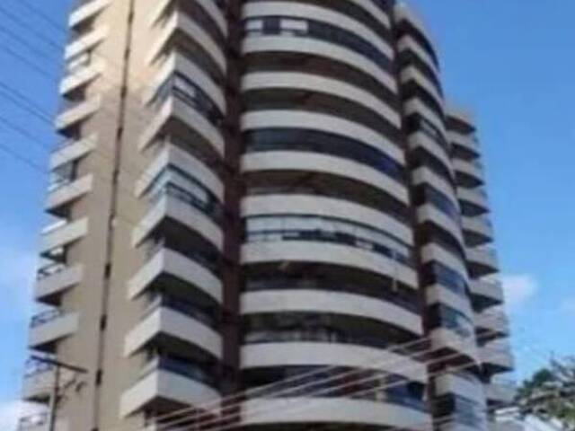 #50 - Apartamento para Venda em Londrina - PR